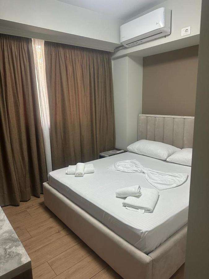 Vlorë Hotel Her מראה חיצוני תמונה